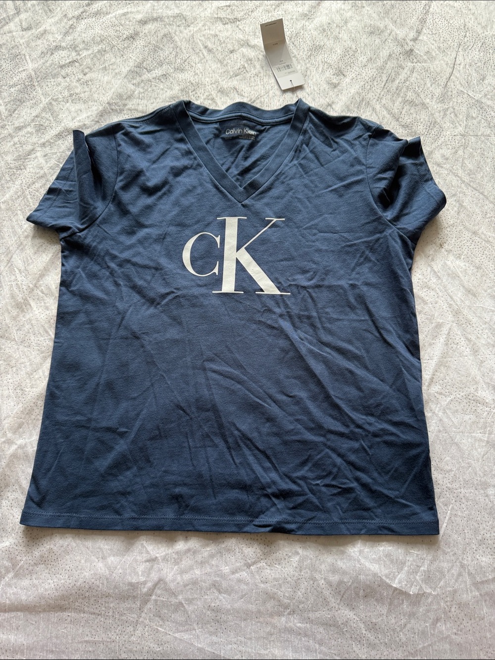 Calvin Klein women Navy CK Logo V-Neck Tee size S